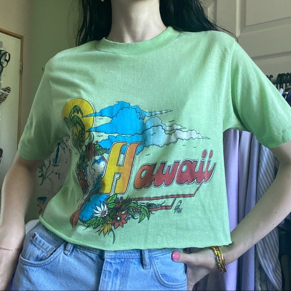 ✨SOLD✨ vintage crop hawaii shirt 🌺 - Picture 2 of 10